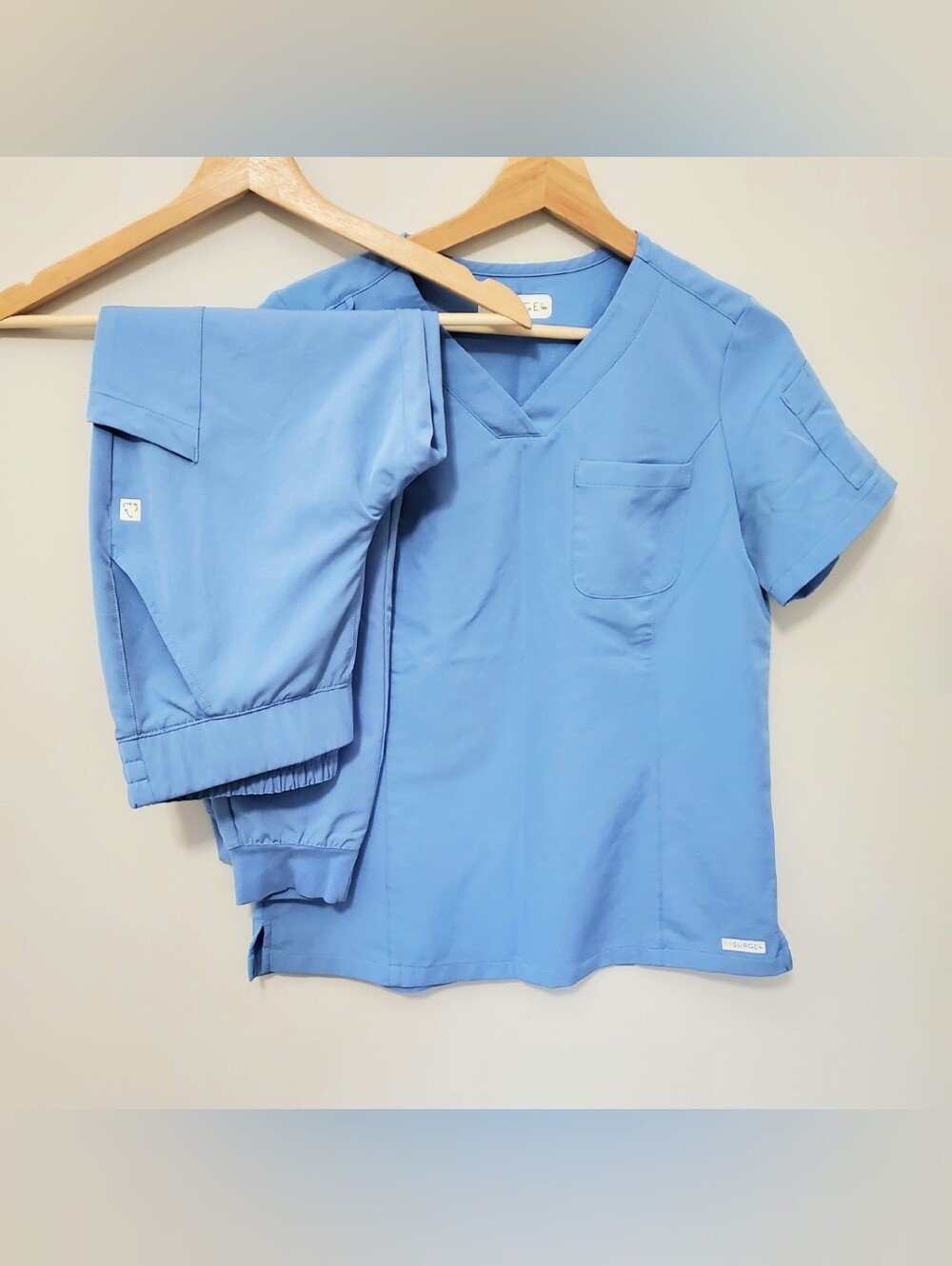 ReSurge Women's Scrub Set Diamond Top Sz S & Amber Jogger Pant Sz XS P Ceil Blue
